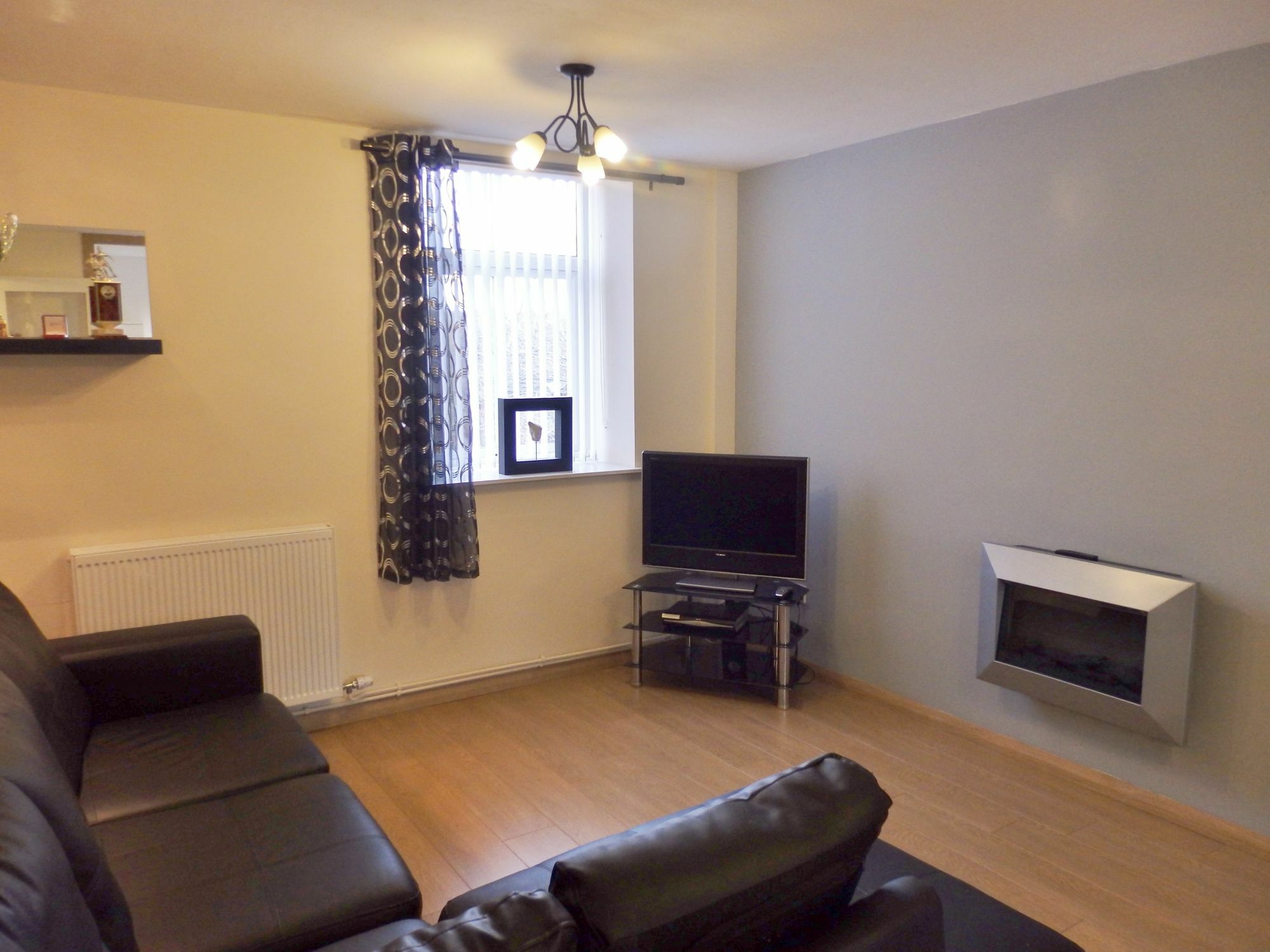 40 Salisbury Court Apartment *